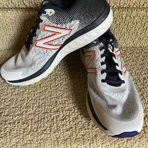 New Balance women’s Fresh Foam size 10